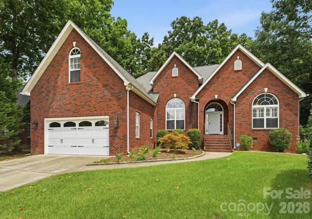 Photo 1 of Single family home for sale at 1366 Crown Ridge Dr, Fort Mill, SC 29708 | MLS# 4397987 | Listing updated on 2026-10-10