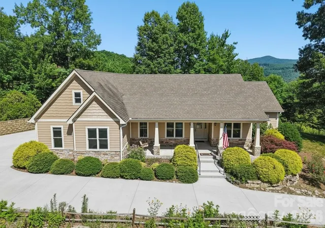 1st image of 959 Silverglen Wy, Hendersonville, NC 28792 | MLS# 4397996