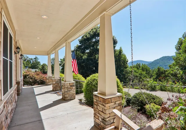 2nd image of 959 Silverglen Wy, Hendersonville, NC 28792 | MLS# 4397996