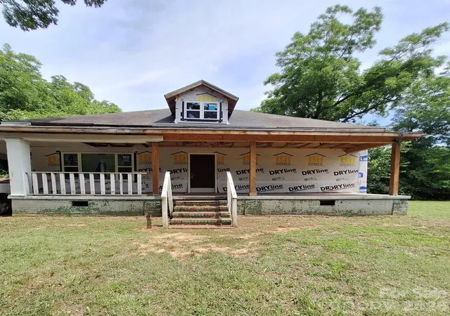 Homes for sale in Chester, SC | 687 Parkway Dr, Chester, SC 29706 | MLS# 4398001