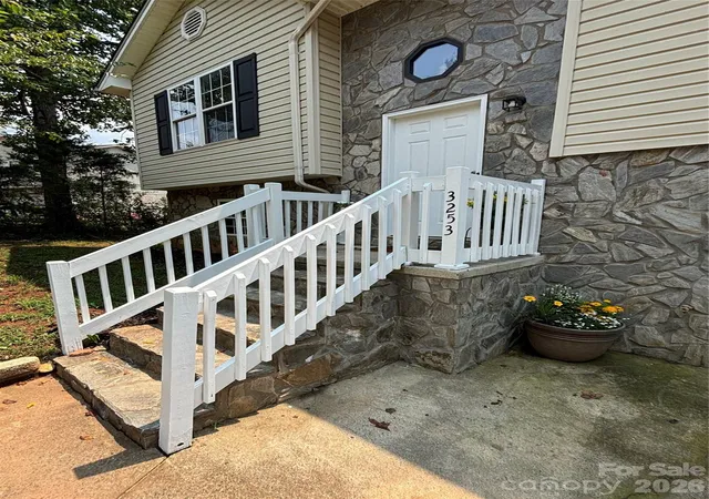 Photo 2 of Single family home for sale at 3253 Capital Ct, Lenoir, NC 28645 | MLS# 4398003 | Listing updated on 2026-09-17