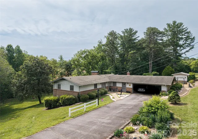 2nd image of 2234 Kool Park Rd Ne, Hickory, NC 28601 | MLS# 4398018