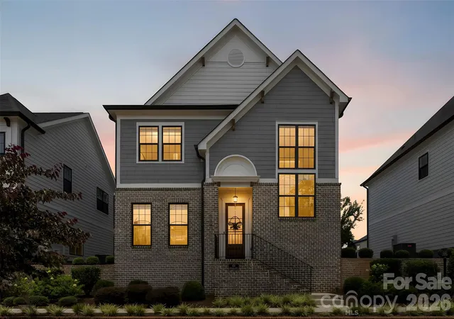 Photo 2 of Single family home for sale at 414 S Main St, Belmont, NC 28012 | MLS# 4398037 | Listing updated on 2026-08-16