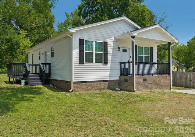 Photo 2 of Single family home for sale at 506 Bratton St, Chester, SC 29706 | MLS# 4398062 | Listing updated on 2026-07-22