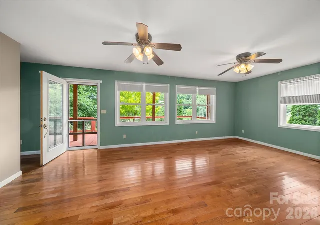 5th image of 847 N Lakeside Dr, Hendersonville, NC 28739 | MLS# 4398073