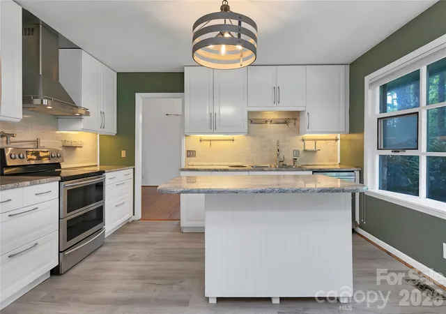 4th image of 138 Surry Ln, Hendersonville, NC 28791 | MLS# 4398078