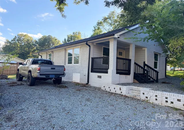 Photo 3 of Single family home for sale at 803 Gordon St, Monroe, NC 28112 | MLS# 4398080 | Listing updated on 2026-10-11