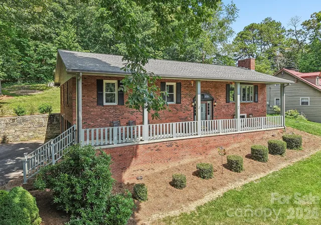 Photo 4 of Single family home for sale at 57 Chateau Pl, Waynesville, NC | MLS# 4398098 | Listing updated on 2026-10-01