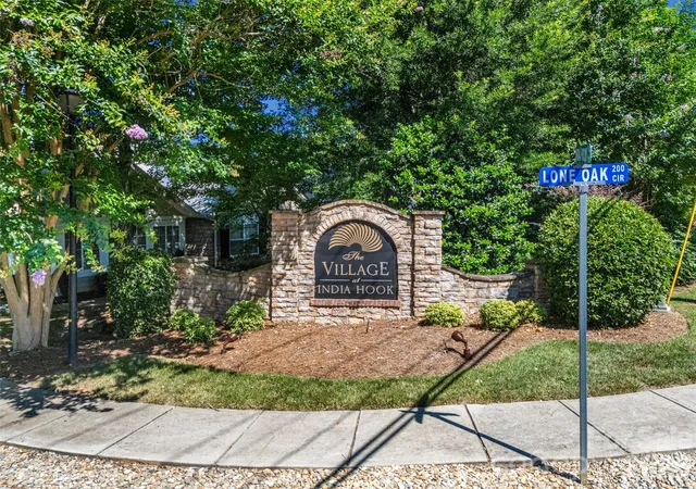 2nd image of 274 Lone Oak Cir, Rock Hill, SC 29732