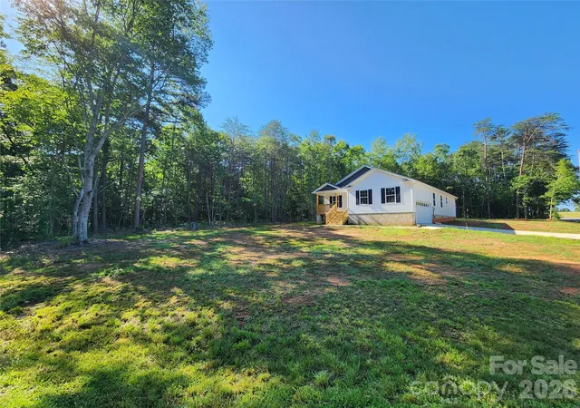 3rd image of 5900 Flamingo Dr #4, Conover, NC 28613 | MLS# 4398110
