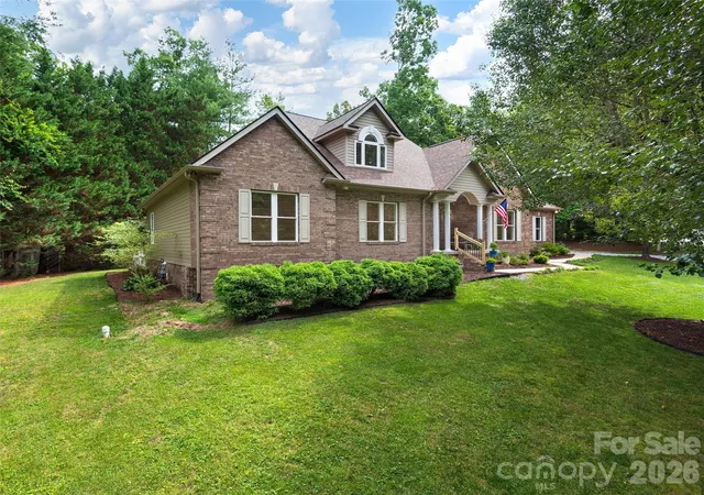 1st image of 104 Arrowood Ln, Hendersonville, NC 28791 | MLS# 4398141