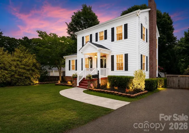 Photo 4 of Single family home for sale at 1310 S York Rd, Gastonia, NC 28052 | MLS# 4398155 | Listing updated on 2026-08-13