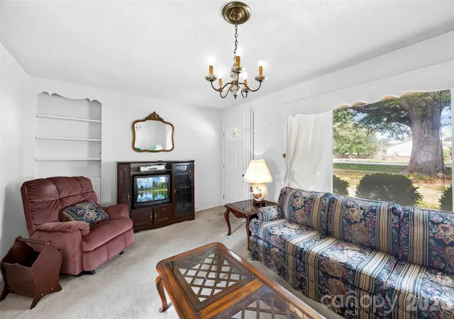 Photo 4 of Single family home for sale at 4305 Union Rd, Gastonia, NC 28056 | MLS# 4398173 | Listing updated on 2026-10-02