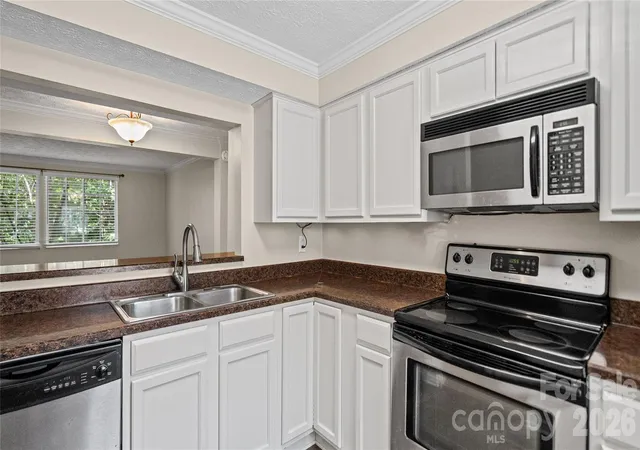 Photo 3 of Sale Pending at 1231 Scaleybark Rd, Charlotte, NC 28209 | MLS# 4398177 | Listing updated on 2026-10-07