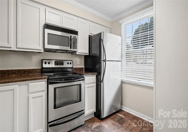 Photo 3 of Sale Pending at 1231 Scaleybark Rd, Charlotte, NC 28209 | MLS# 4398177 | Listing updated on 2026-10-07