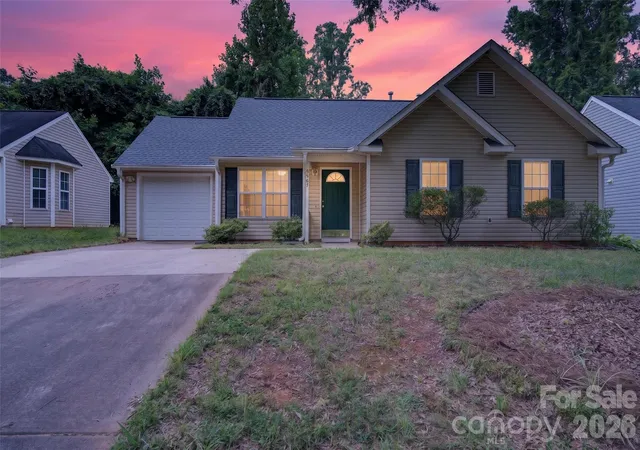 1st image of 4627 Victory Ln, Charlotte, NC 28269 | MLS# 4398187