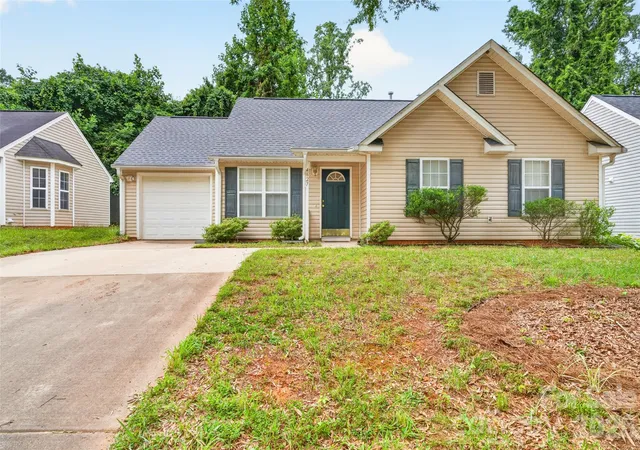 3rd image of 4627 Victory Ln, Charlotte, NC 28269 | MLS# 4398187