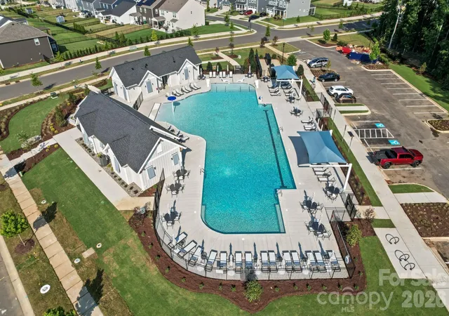 Photo 3 of Sale Pending at 15125 Parkside Xing Dr, Charlotte, NC 28278 | MLS# 4398200 | Listing updated on 2026-08-01
