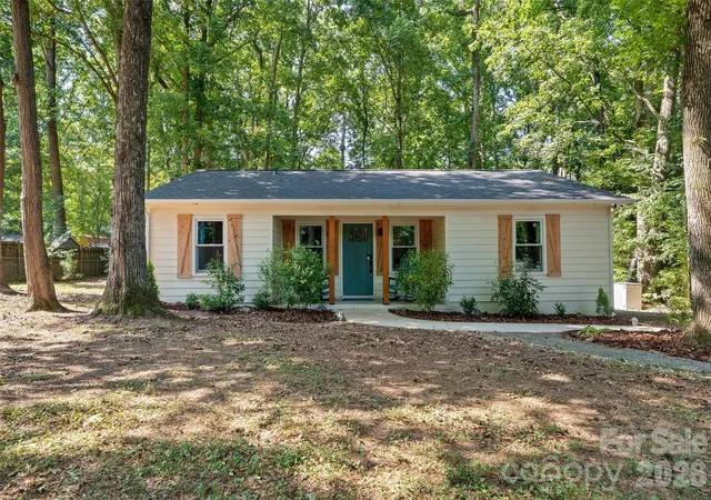 Photo 1 of Single family home for sale at 317 Jackson Pl, Matthews, NC 28104 | MLS# 4398222 | Listing updated on 2026-10-02