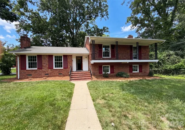 Photo 1 of Sale Pending at 5410 Sharon Rd, Charlotte, NC 28210 | MLS# 4398224 | Listing updated on 2026-08-14