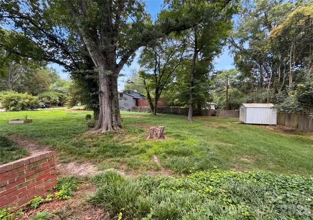 Photo 2 of Sale Pending at 5410 Sharon Rd, Charlotte, NC 28210 | MLS# 4398224 | Listing updated on 2026-08-14