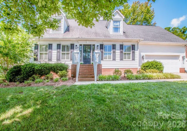 Photo 3 of Single family home for sale at 921 Argyle Ct, Statesville, NC 28677 | MLS# 4398226 | Listing updated on 2026-09-16