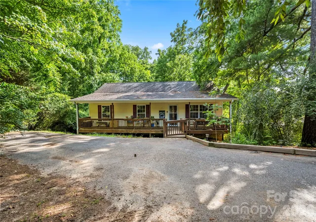 24th image of 11 W Raleigh Rd, Asheville, NC 28803 | MLS# 4398228
