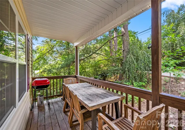 3rd image of 11 W Raleigh Rd, Asheville, NC 28803 | MLS# 4398228