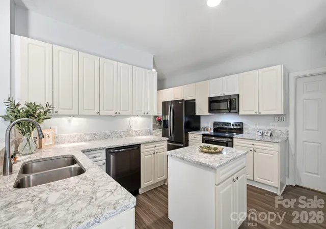 Photo 4 of Single family home for sale at 137 Purple Finch Ln, Mooresville, NC 28117 | MLS# 4398230 | Listing updated on 2026-09-22