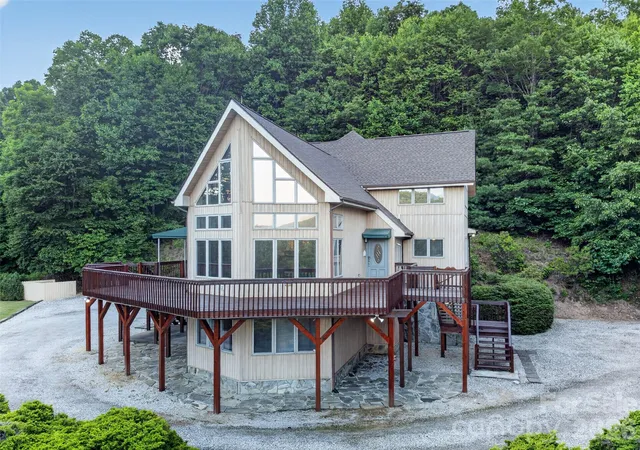 Homes for sale in Spruce Pine, NC | 435 Allen Mountain Ln, Spruce Pine, NC 28777 | MLS# 4398240