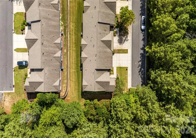 Photo 3 of Sale Pending at 32028 Cormorant Ct, Fort Mill, SC 29707 | MLS# 4398242 | Listing updated on 2026-07-16