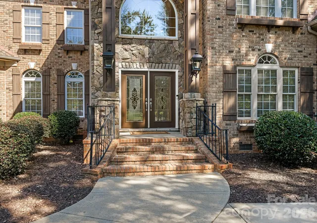 Photo 2 of Mansion for sale at 9200 Skipaway Dr, Waxhaw, NC 28173 | MLS# 4398254 | Listing updated on 2026-10-29
