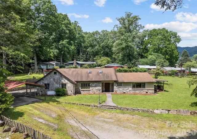 Homes for sale in Maggie Valley, NC | 64 Turner Br, Maggie Valley, NC 28751 | MLS# 4398264