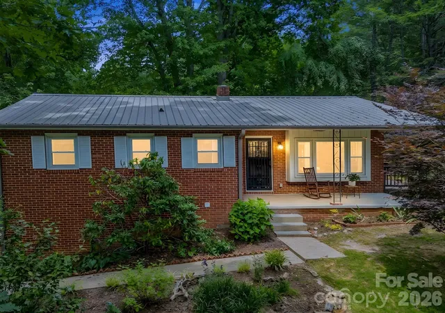 Homes for sale in Black Mountain, NC | 14 Penelope St, Black Mountain, NC 28711 | MLS# 4398286