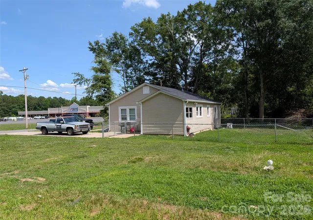 Homes for sale in Cherryville, NC | 108 S Cherry St, Cherryville, NC 28021 | MLS# 4398293