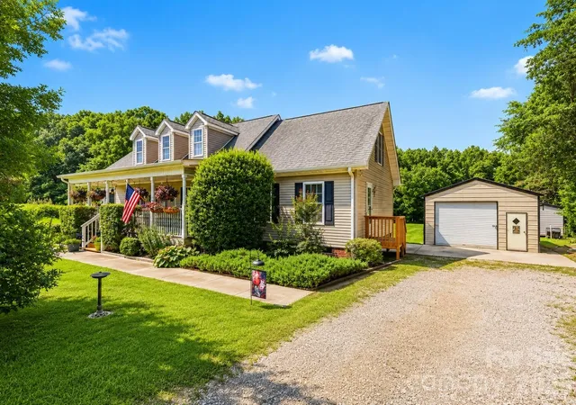 Photo 4 of Single family home for sale at 4387 Bookout Rd, Rock Hill, SC 29730 | MLS# 4398312 | Listing updated on 2026-08-27