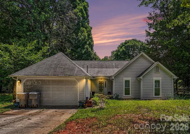 1st image of 8410 Gidleigh Ct, Charlotte, NC 28216 | MLS# 4398326