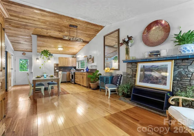 4th image of 127 Riverview Dr #8 & 8B, Asheville, NC 28806 | MLS# 4398328