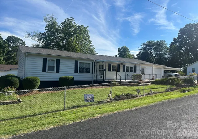 Homes for sale in Kannapolis, NC | 402 E 24th St, Kannapolis, NC 28083 | MLS# 4398330