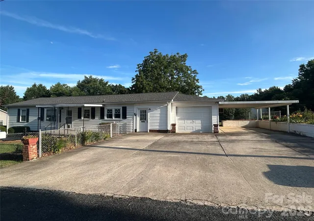 Homes for sale in Kannapolis, NC | 402 E 24Th St, Kannapolis, NC 28083 | MLS# 4398330