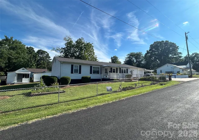 Homes for sale in Kannapolis, NC | 402 E 24Th St, Kannapolis, NC 28083 | MLS# 4398330