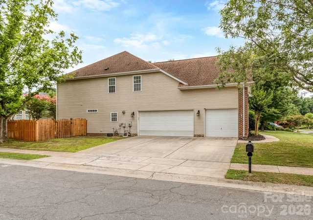 3rd image of 4027 Riseley Ln, Charlotte, NC 28270 | MLS# 4398348