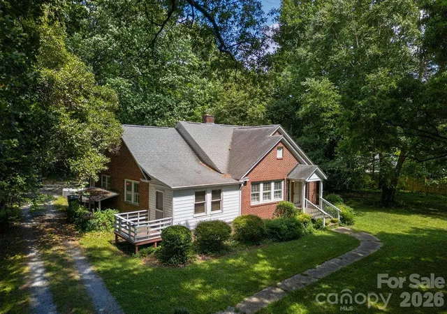 Photo 1 of Single family home for sale at 1822 W Sugar Crk Rd, Charlotte, NC 28262 | MLS# 4398353 | Listing updated on 2026-08-08