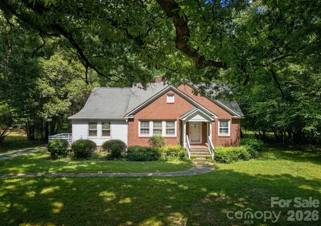 Photo 1 of Single family home for sale at 1822 W Sugar Crk Rd, Charlotte, NC 28262 | MLS# 4398353 | Listing updated on 2026-08-08