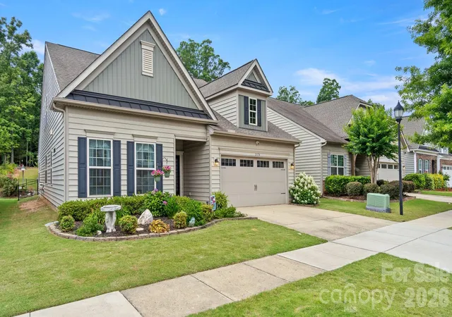 Photo 2 of Sale Pending at 2174 Winhall Rd, Fort Mill, SC 29715 | MLS# 4398354 | Listing updated on 2026-09-16