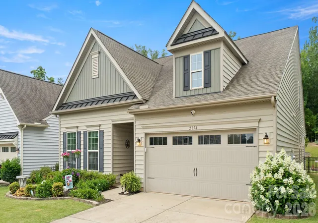 Photo 3 of Sale Pending at 2174 Winhall Rd, Fort Mill, SC 29715 | MLS# 4398354 | Listing updated on 2026-09-16