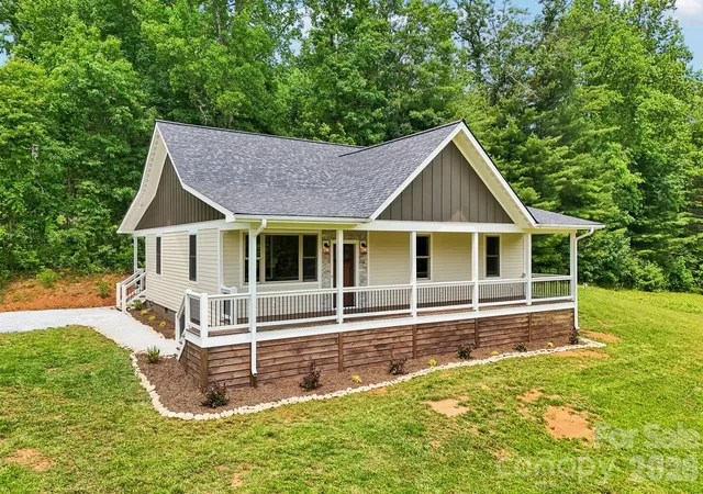 Homes for sale in Spruce Pine, NC | 246 Appalachian, Spruce Pine, NC 28777 | MLS# 4398374