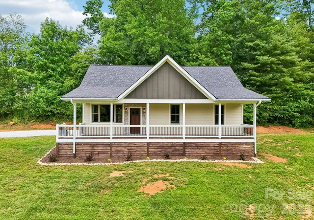 Homes for sale in Spruce Pine, NC | 246 Appalachian, Spruce Pine, NC 28777 | MLS# 4398374