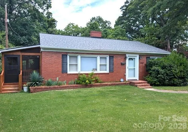 Photo 1 of Single family home for sale at 542 Stegall St, Charlotte, NC 28217 | MLS# 4398380 | Listing updated on 2026-09-13