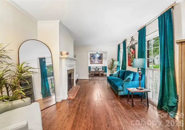 Photo 4 of Single family home for sale at 514 Lakeside Dr, Statesville, NC 28677 | MLS# 4398384 | Listing updated on 2026-08-07